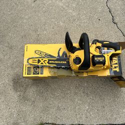 New DEWALT 20V MAX 12in. Brushless Cordless Battery Powered Chainsaw (Tool Only)