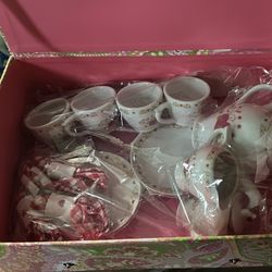 Child’s Ceramic Tea Set. 