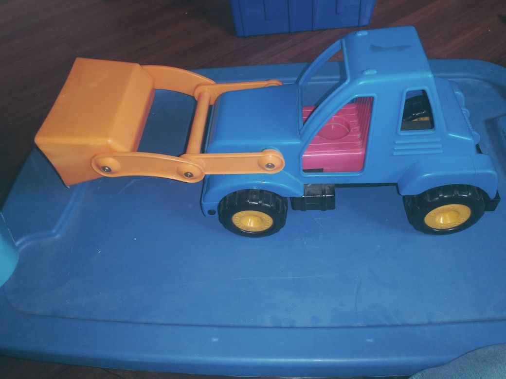 Toy tractor with front loader