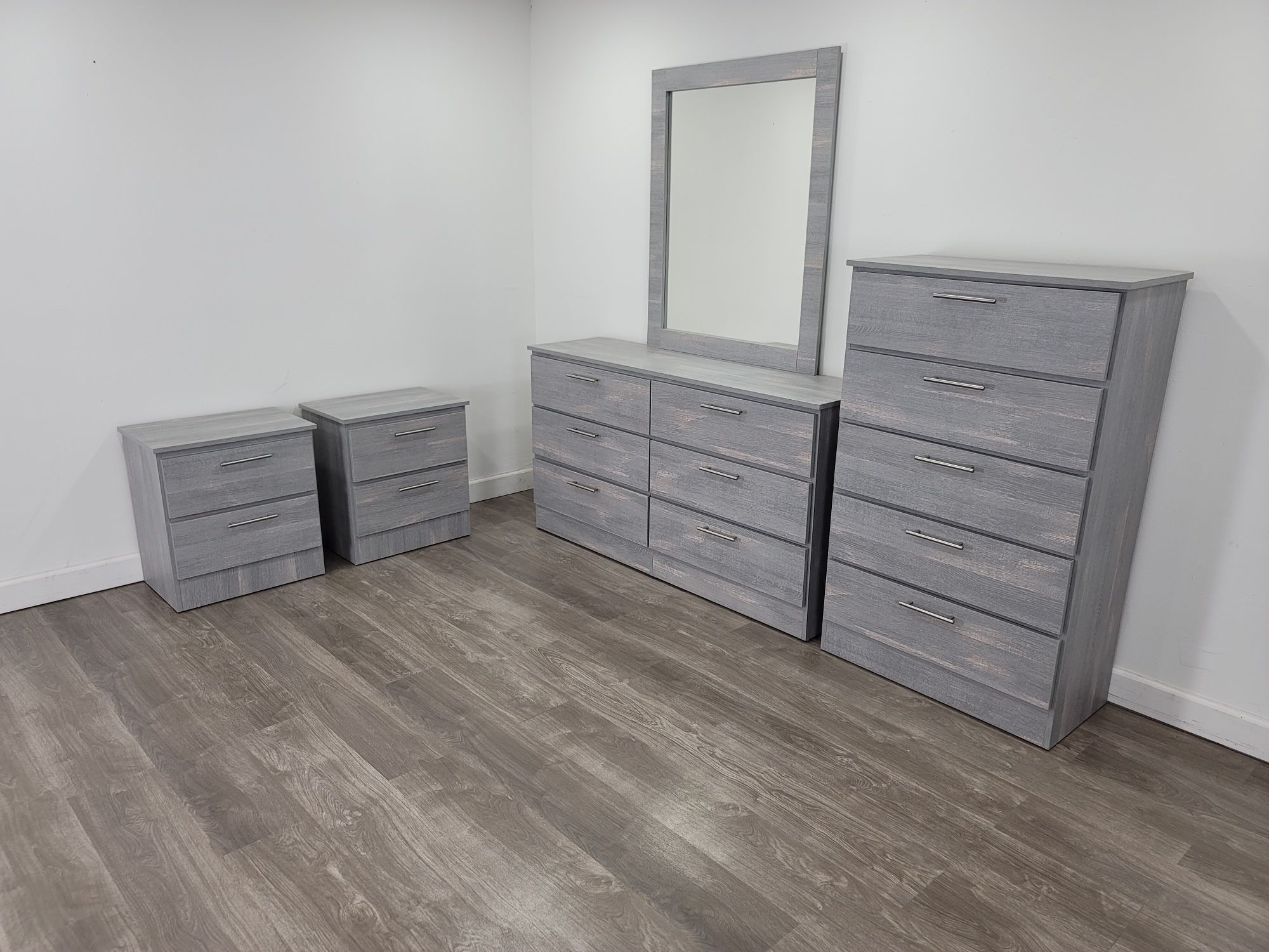 ✨GRAY DRESSER WITH MIRROR, CHEST AND NIGHTSTANDS