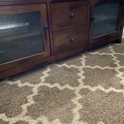 Tv stand 