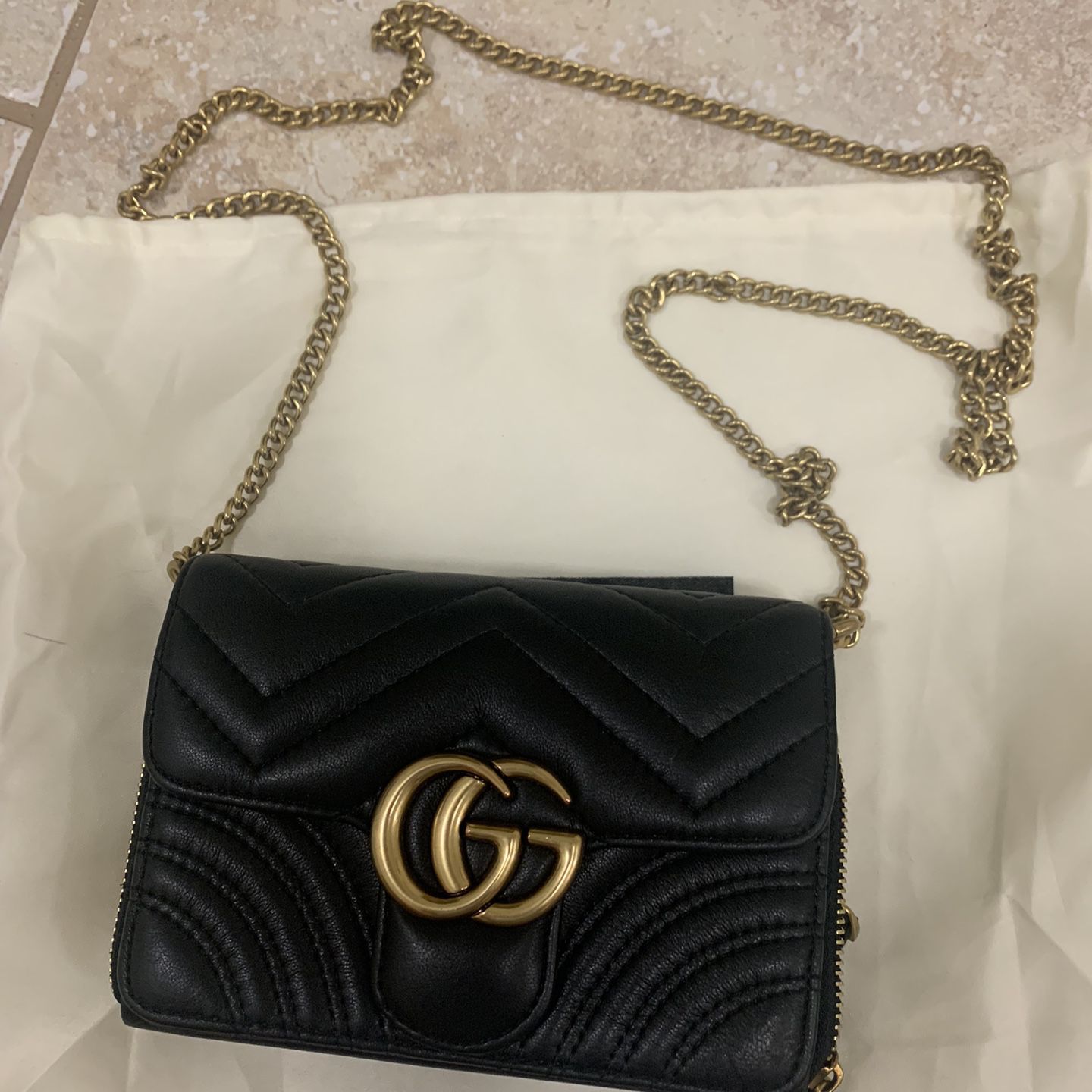 Leather Crossbody Purse - Grey/White Checkered / Gold Chain for Sale in  Phoenix, AZ - OfferUp