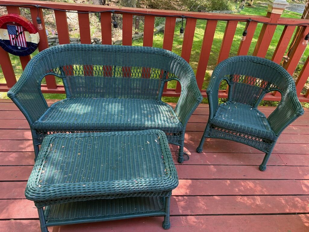 Wicker furniture free