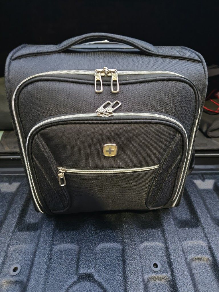 Great Swiss Gear 14" Carry On Luggage 