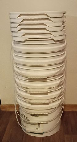 6 qty 3 1/2 Gallon Food Grade Buckets w/lids