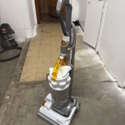 Dyson Vacuum $30 Obo