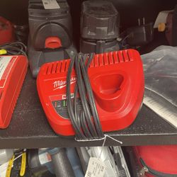 Milwaukee M12 Battery Charger