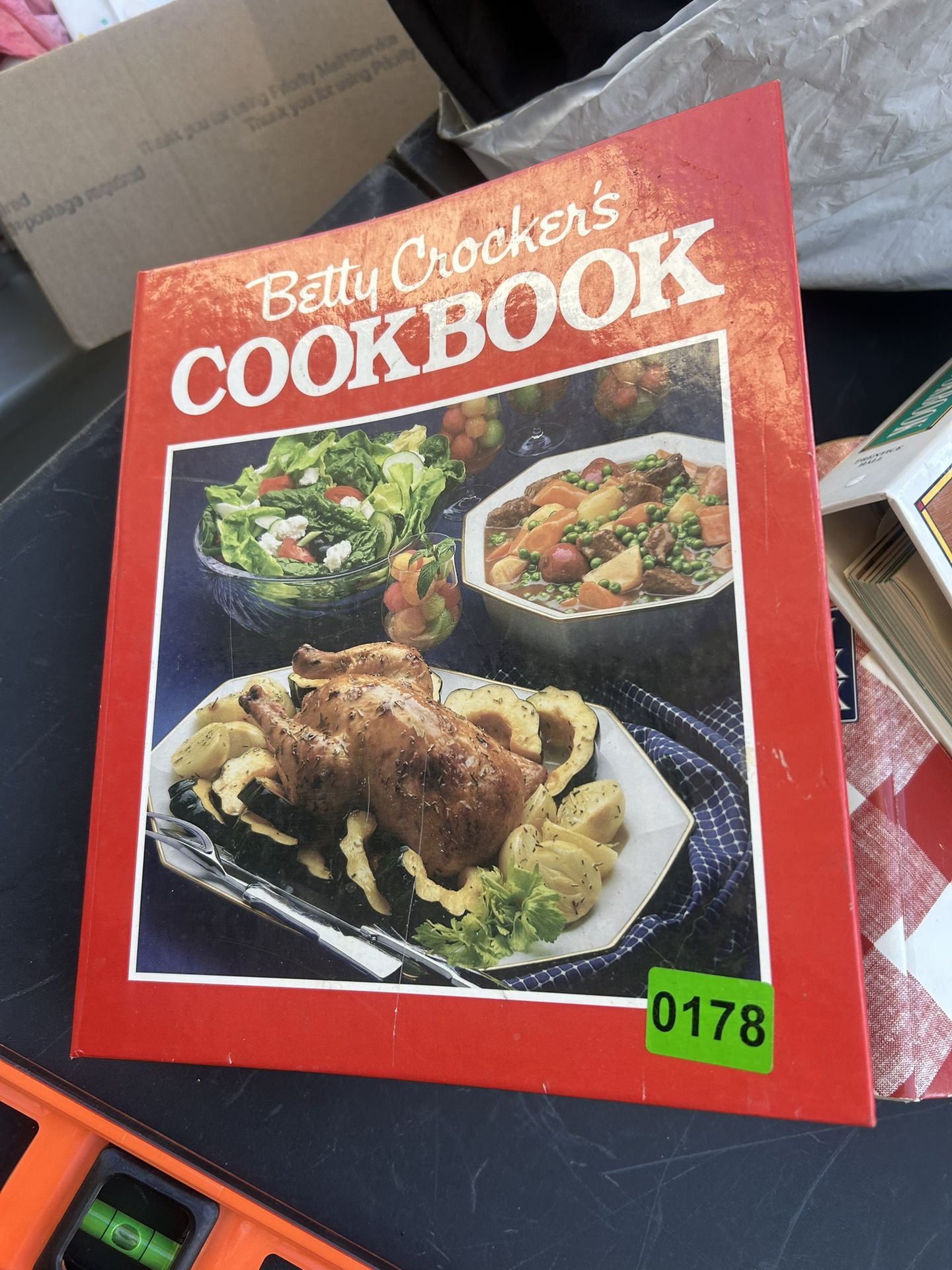 Vintage 1986 copyright Betty Crocker recipe book collectible