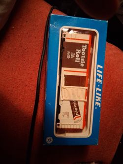 Life-Like HO Scale Tootsie Roll Boxcar