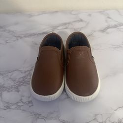 Carter’s Boy Shoes Size 5