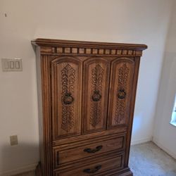 Dresser / Chest