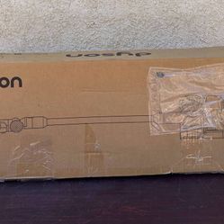 Dyson V8 Vacuum
