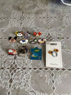 Disney pins