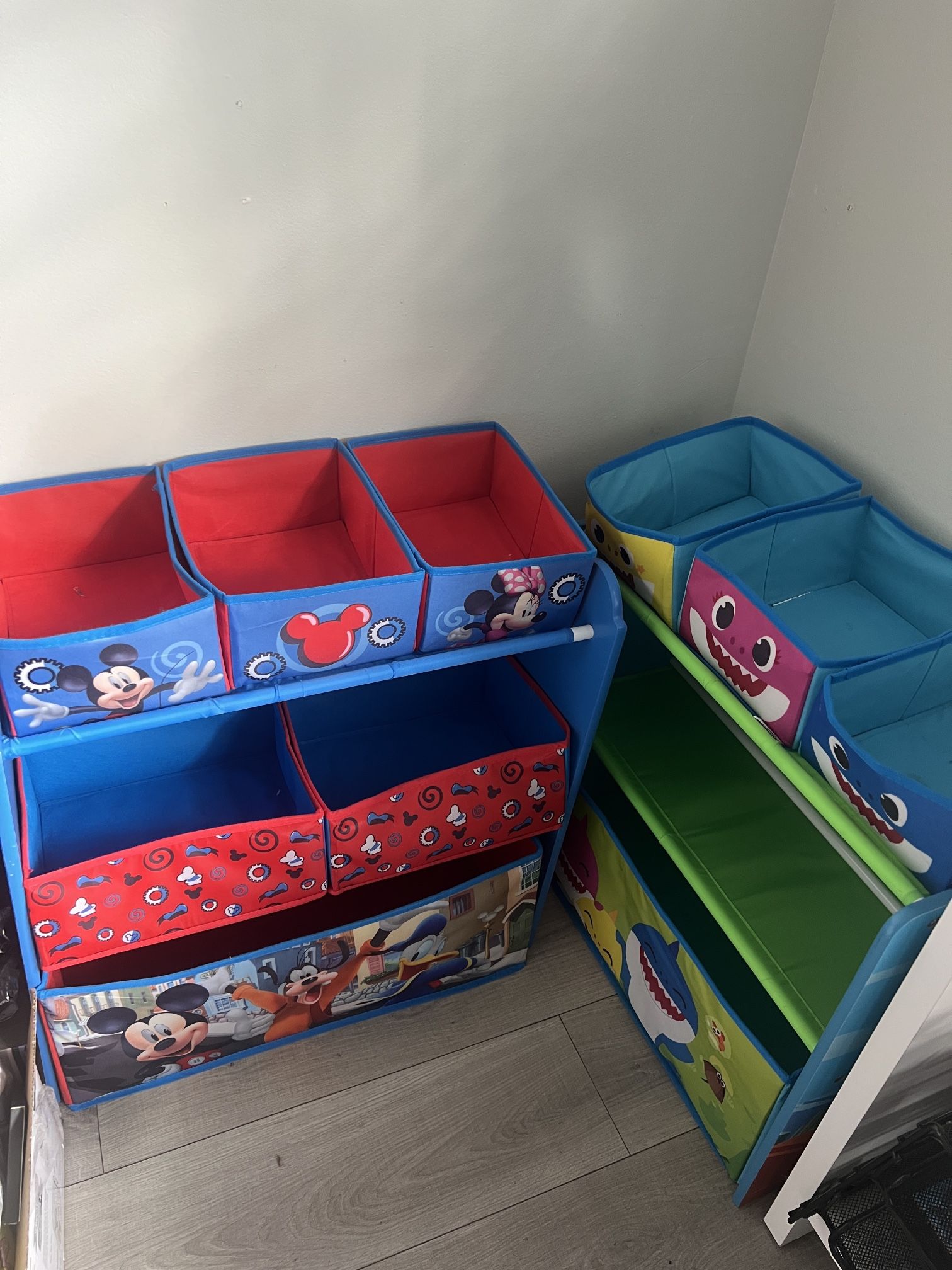 Mini Mousse & Baby Shark Book Shelves