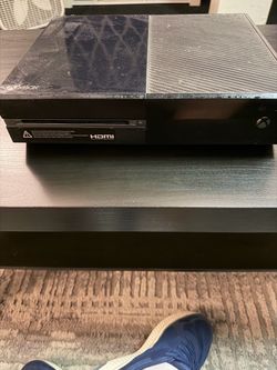 Xbox One Console with Wireless Controller