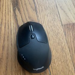 Logitech M720 triathlon optical mouse