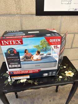 Air mattress/queen air mattress/mattress