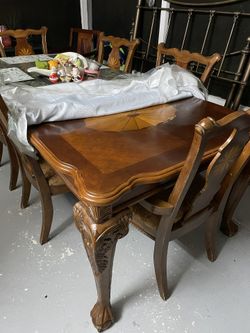 Wood Dinning Table