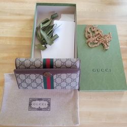 Gucci Purse/Wallet With Dust Bag & Chain