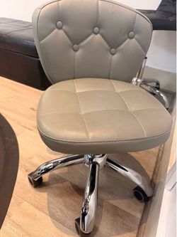 Pedicure stool chair
