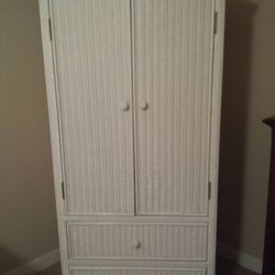 Cabinet / Armoire 