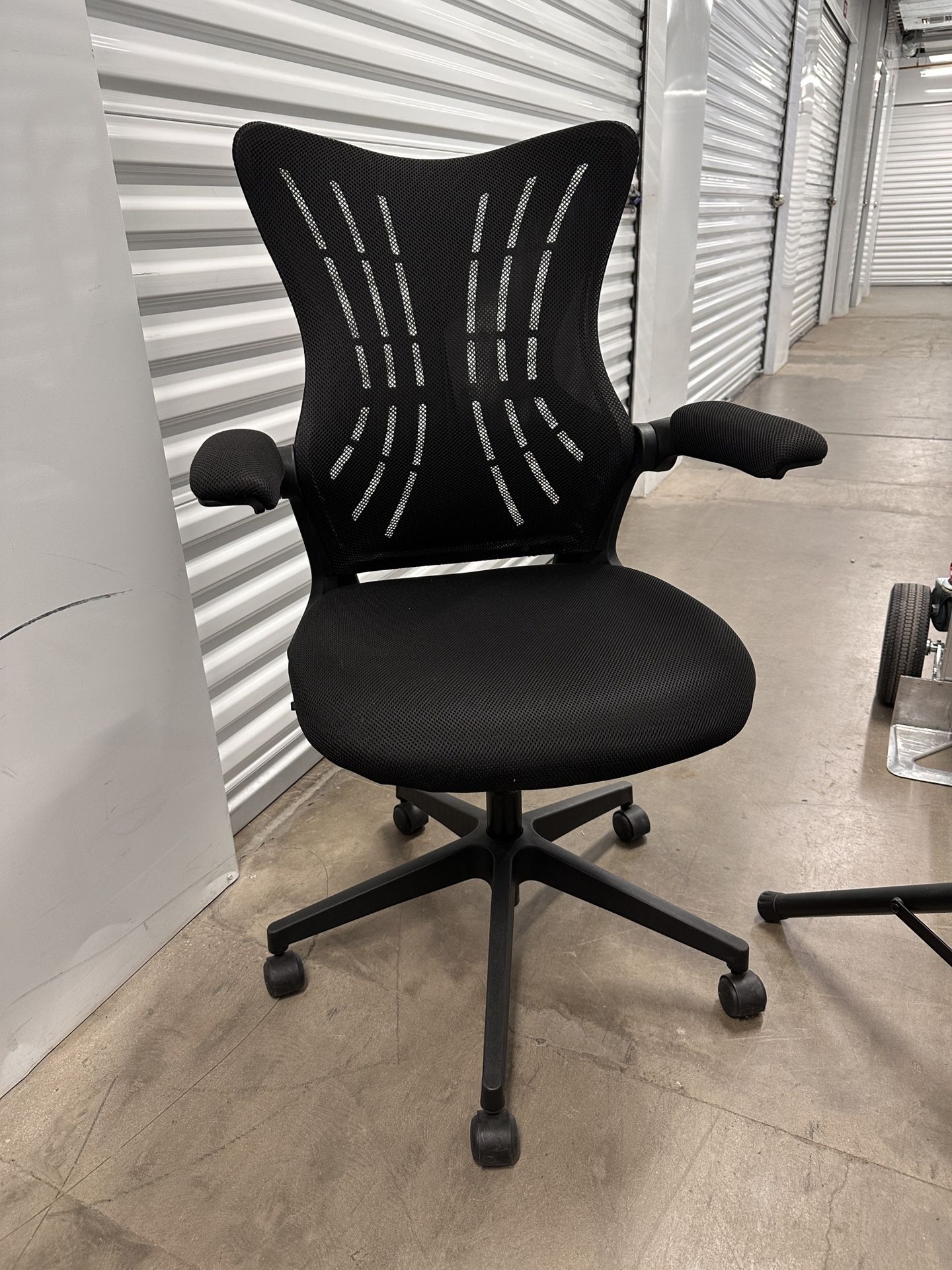 Like New (5) Black Office Chairs