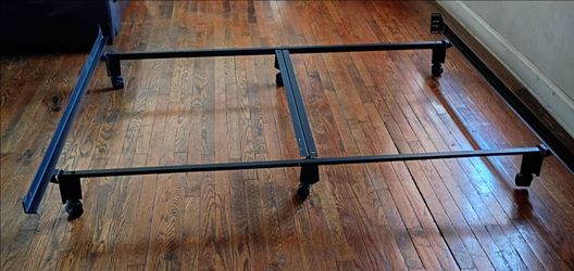 BLACK KING SIZE HEAVY DUTY YVETTE BED FRAME