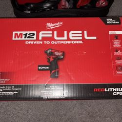 Milwaukee Impact M12