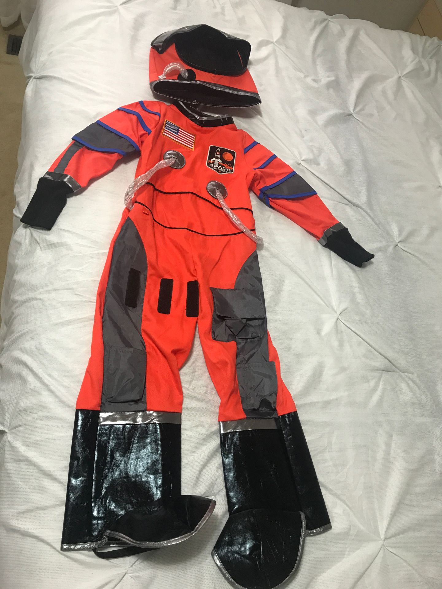 Kid’s Astronaut costume size 5-6