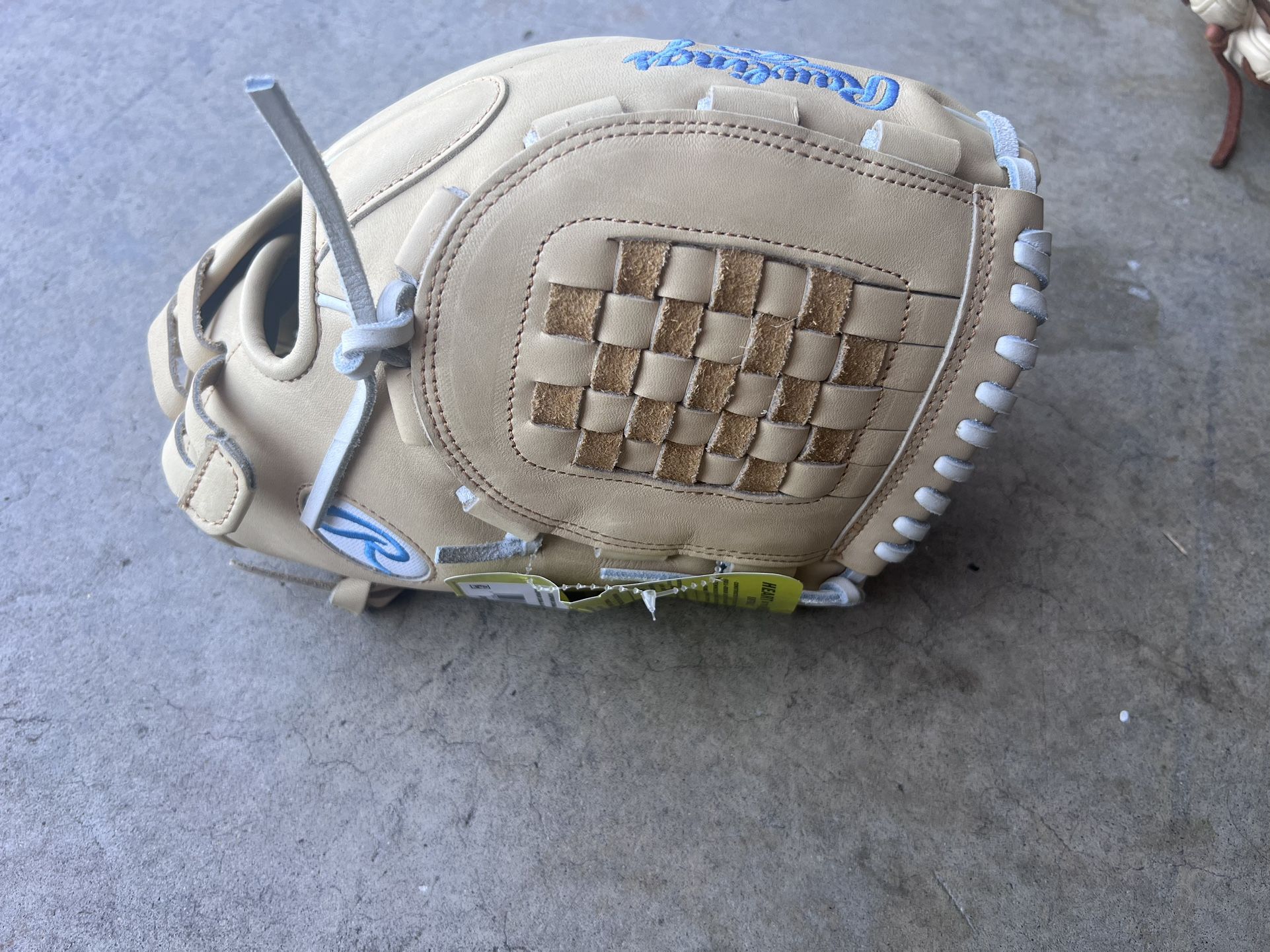 New - Heart Of the Hide - Softball Glove - 12.5"