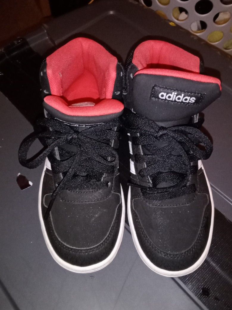 Size 3y Brand New Adidas High top Shoes