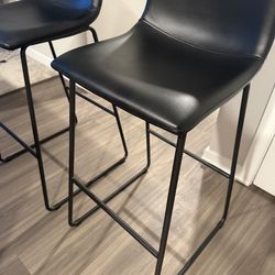 Black Bar Stools - 2 Units - Pick up only