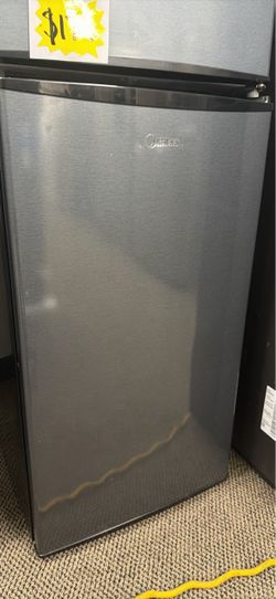 Midea- 3.3 cu.ft Personal Refrigerator + Freezer (Warranty Available)