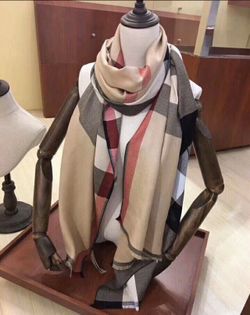 Cashmere scarf— Brand new