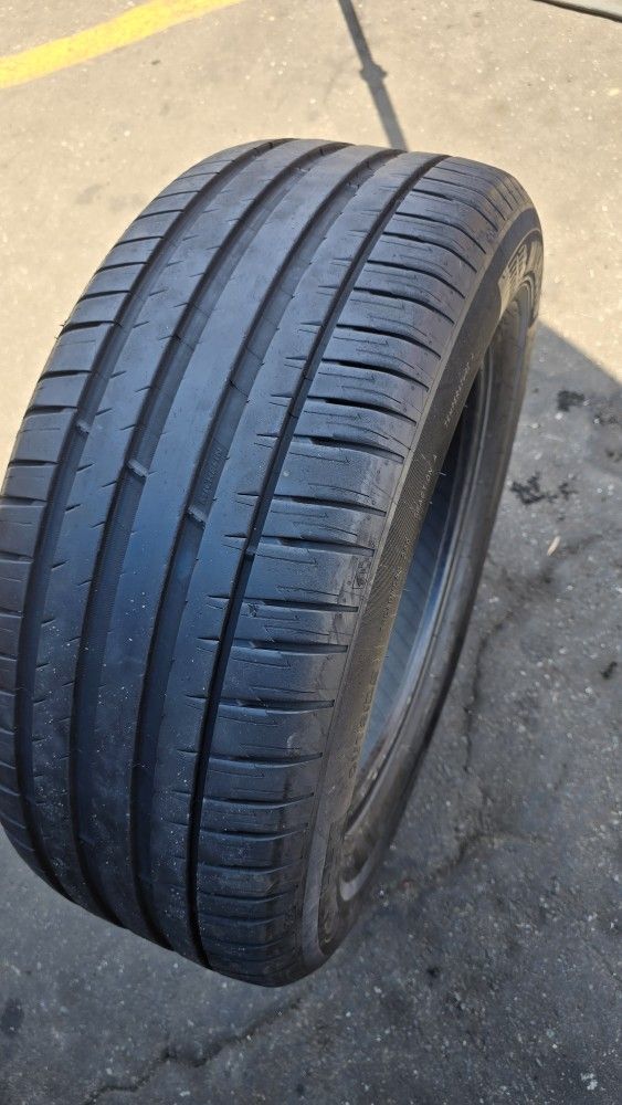 255/60/18 Michelin Pilot Sport