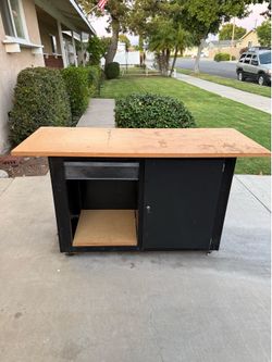 Metal Workbench / Rolling w/ Locking Cabinet - 1 drawer  - 5 Foot long