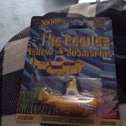 Hot Wheels The Beatles Pop Culture Yellow Submarine  Cash Porch Pickup Redmond 