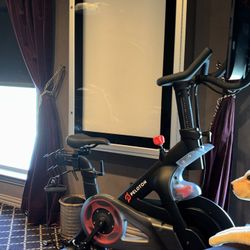 Peleton Bike