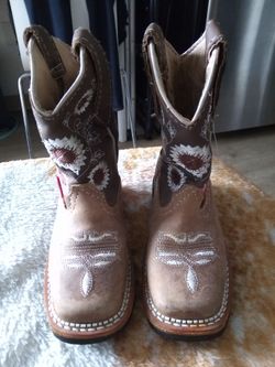 Kid boots