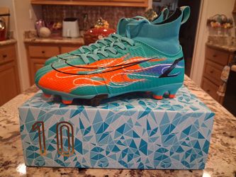 Womens size 11 soccer cleats