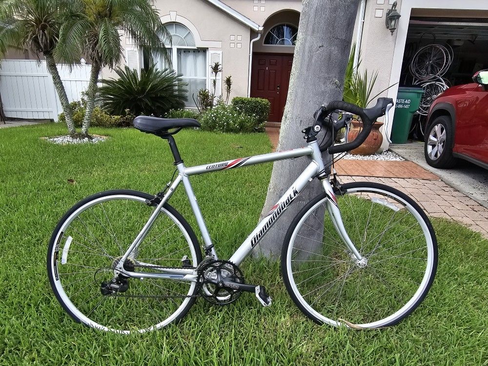 Diamondback Century Road Bike ***Excellent Condition *** Just Tuned-Up ***Large