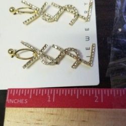 YSL YVES SAINT LAURENT LARGE GOLD TONE  EARRING