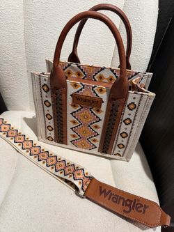 Wrangler tote