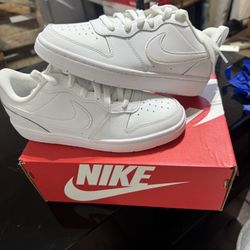 Nike Court Borough Low 2