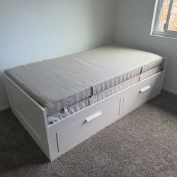 Beautiful day, bed, trundle bed, twin size