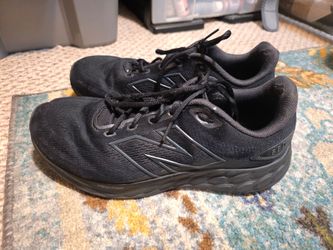 New Balance Men's Fresh Foam 680 Running Shoes Triple Black Size 10.5 US No Box