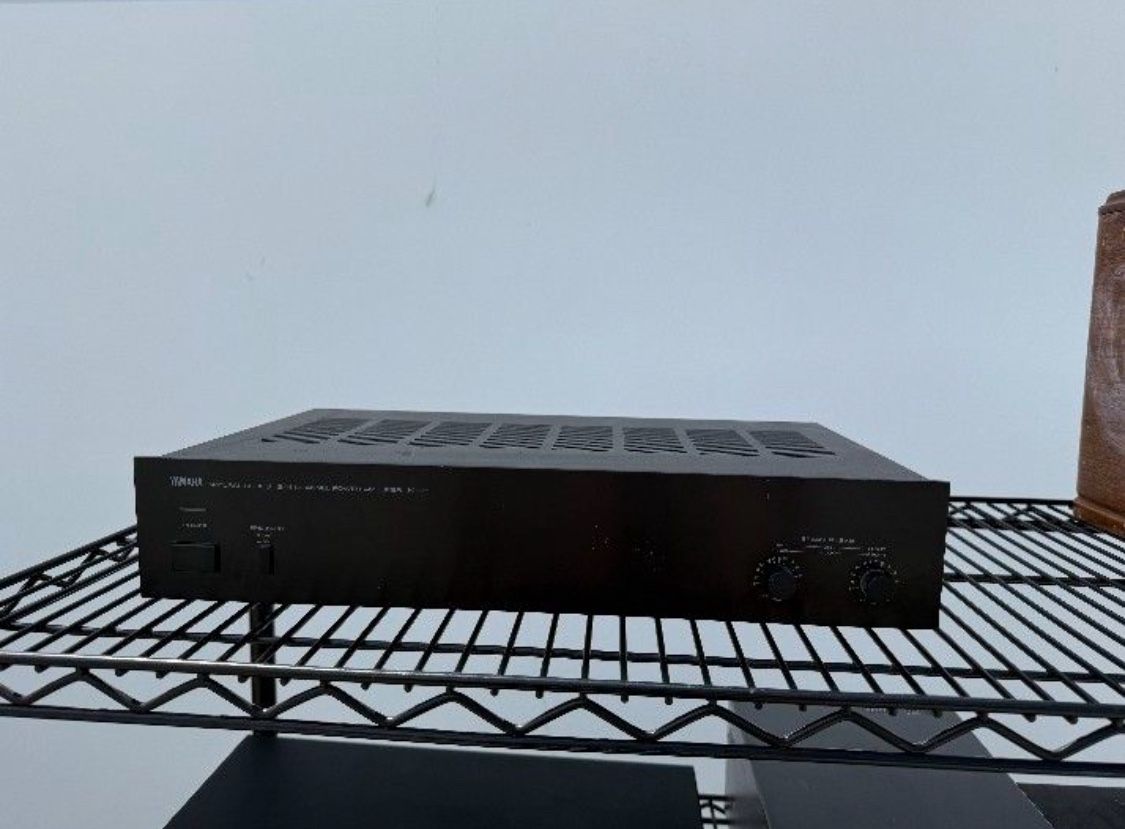 Yamaha M-35 Stereo 2/4 Channel Power Amplifier No Remote