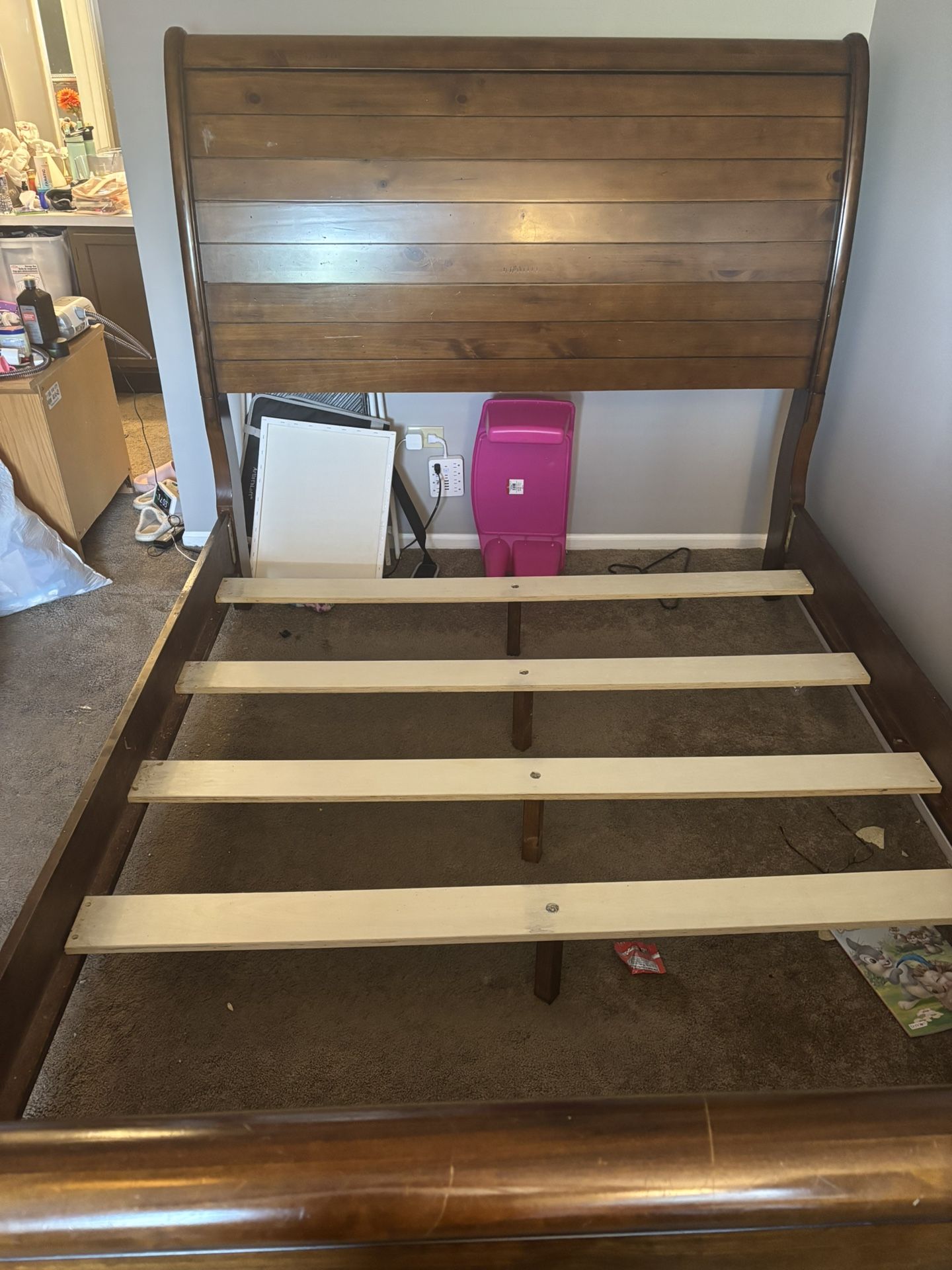 Wooden 3 piece set Queen Bed, dresser and night stand