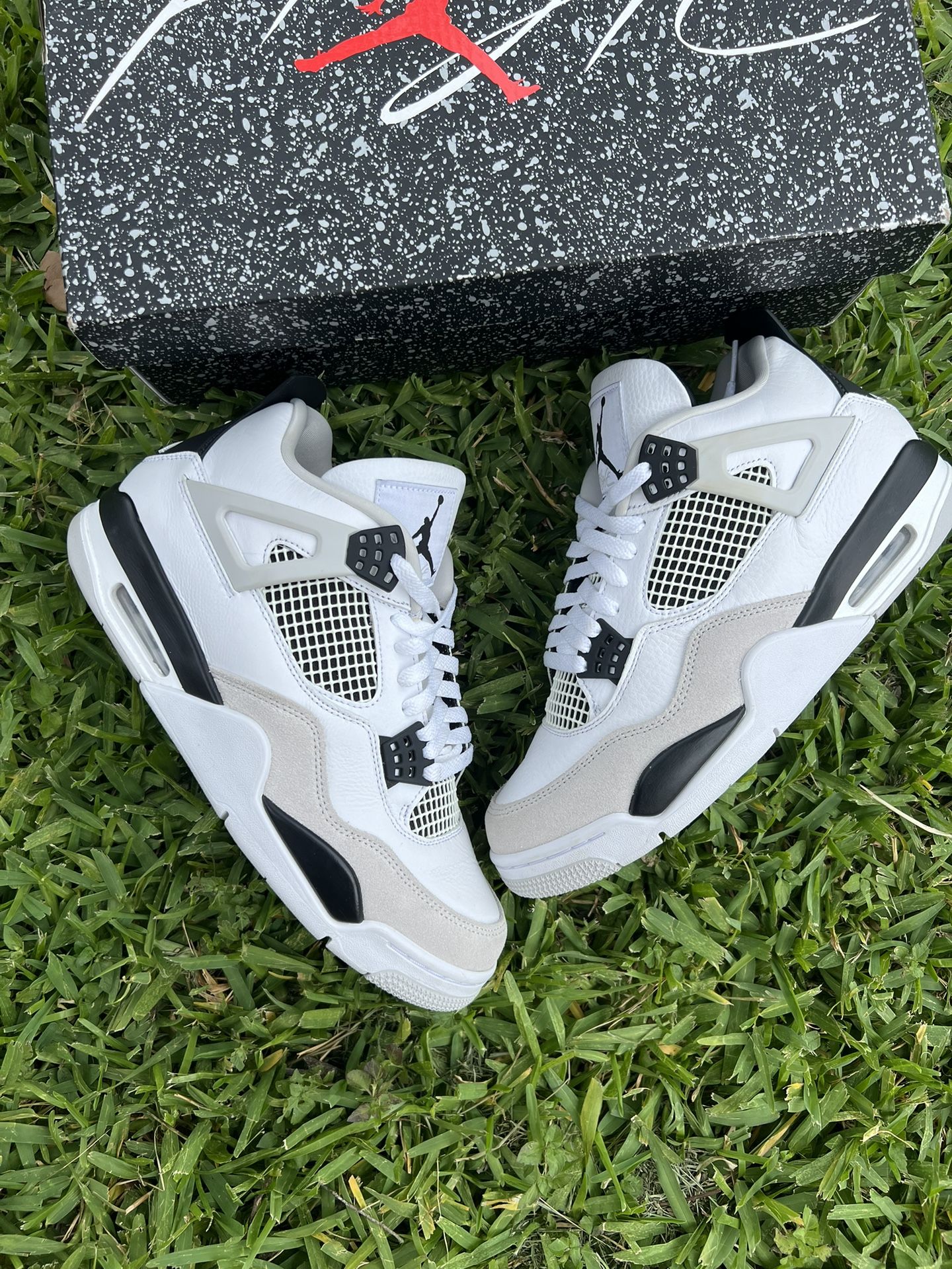 Air Jordan 4