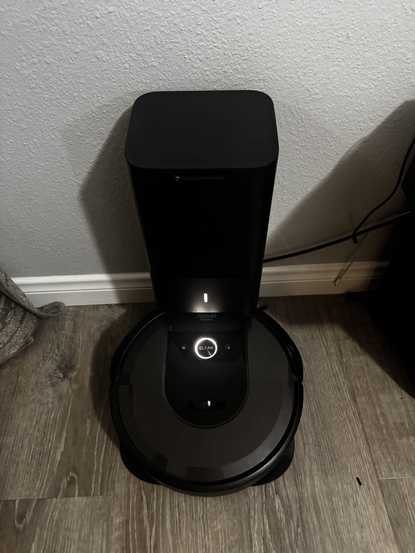 iRobot Roomba i7+ (7550) Robot Vacuum with Automatic Dirt Disposal